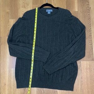 100% CASHMERE SWEATER. XL. Dark green color